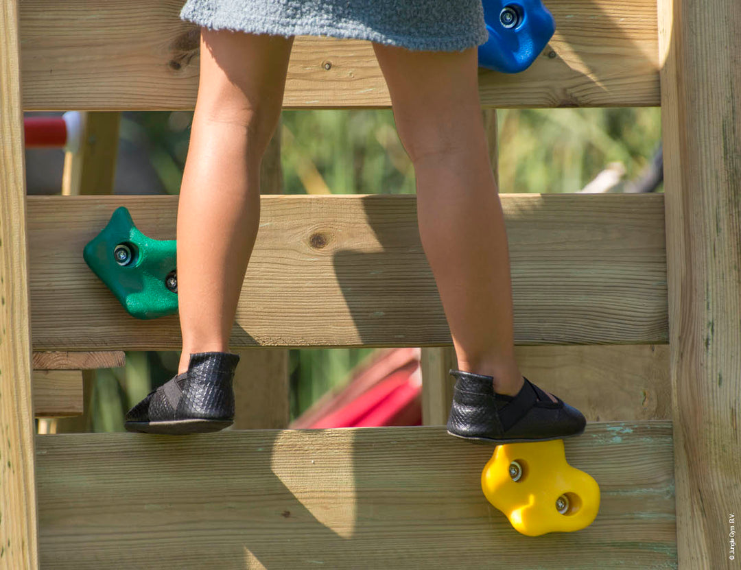 Jungle Cottage | Wooden climbing frame with fireman's pole